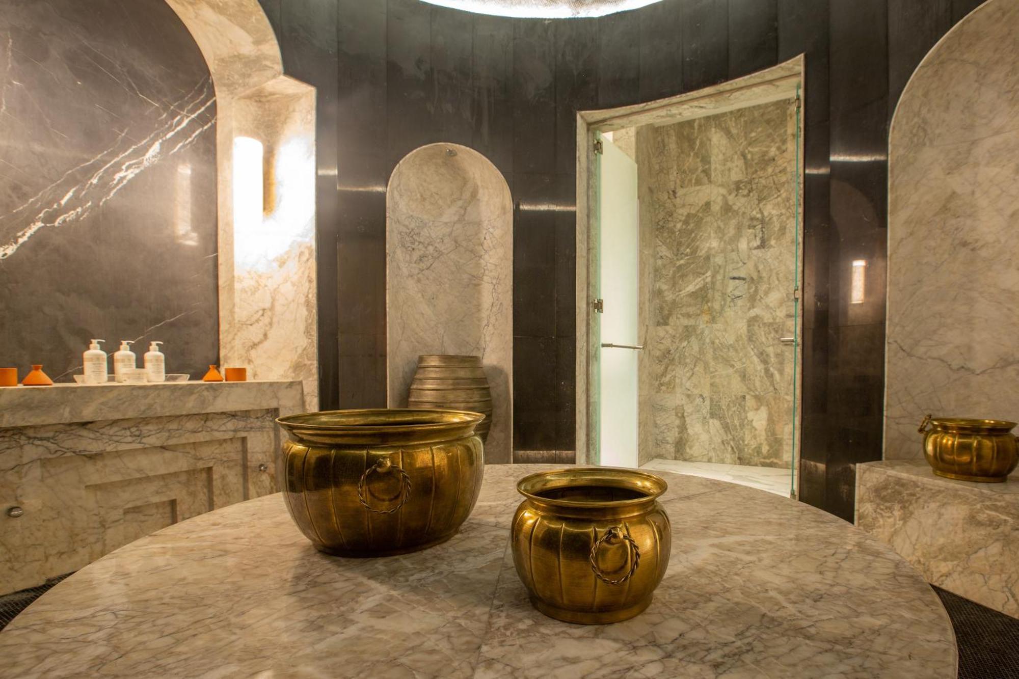 Hotel Fairmont La Marina Sale And Residences