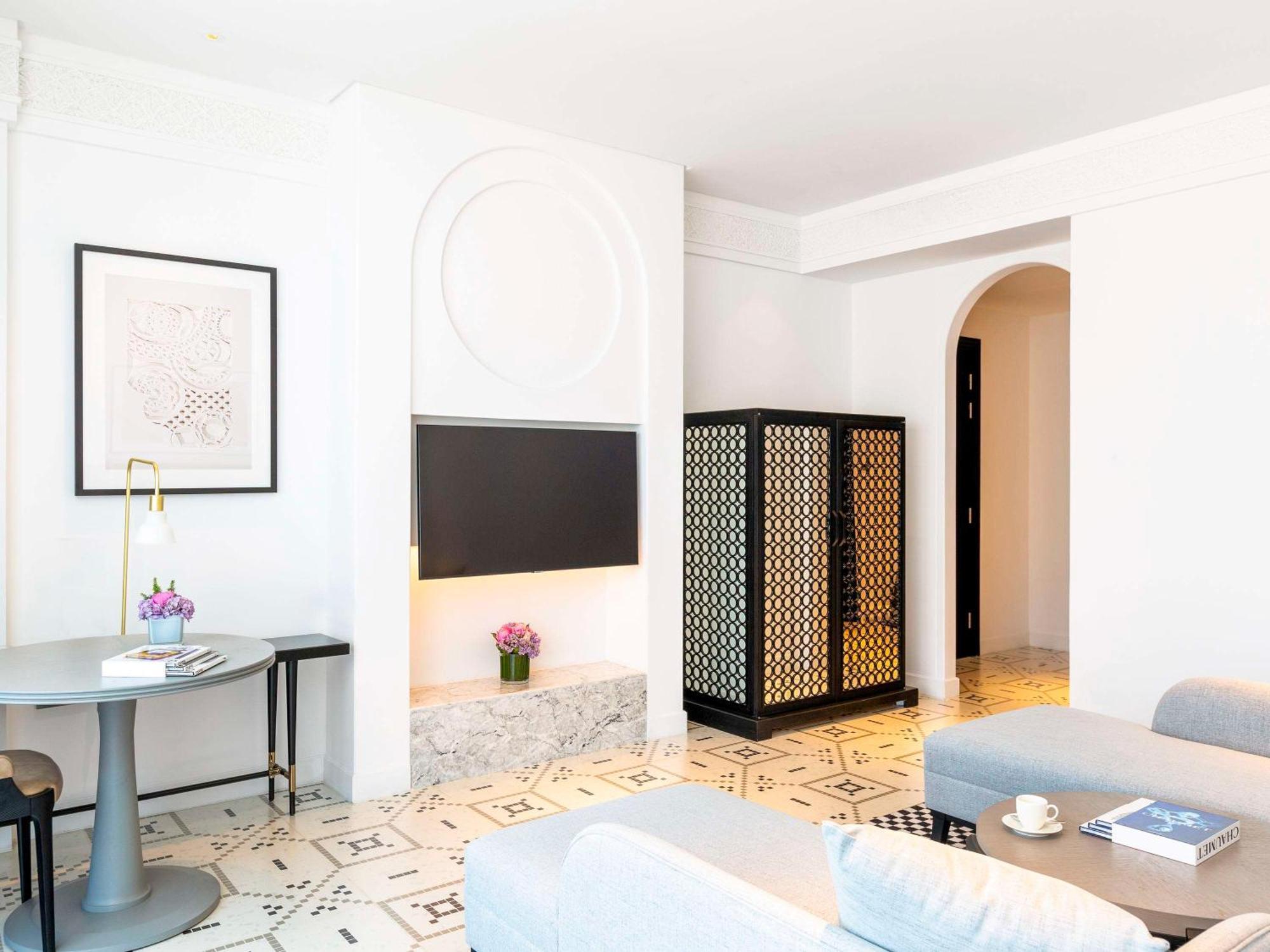Fairmont La Marina Sale And Residences Hotel